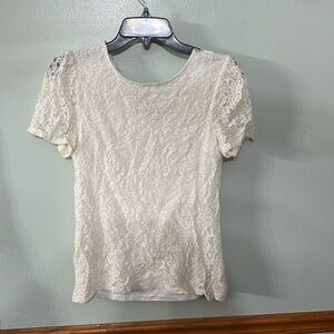 Express off white lace short sleeve blouse. Size: small. Lined top.